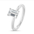 3.00 Karat Solitärring mit laborgezüchtetem Diamant im Smaragdschliff aus Weißgold