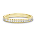 0.55 Karat Memoire Ring (rundherum besetzt) aus Gelbgold mit runden Labordiamanten