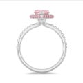 2.50 Karat Solitär weißer Halo-Ring mit seitlichem rosa Halo und laborgezüchtete rosa Tropfen-Diamant und kleinen Labordiamanten aus Weißgold