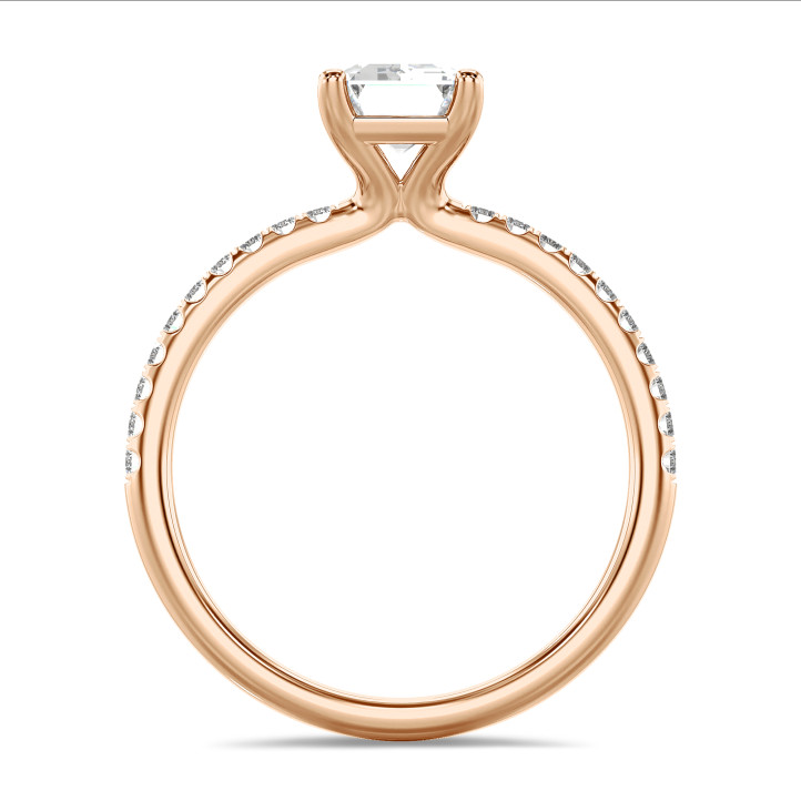 5.00 Karat Solitärring mit laborgezüchtetem Diamant im Smaragdschliff aus Rotgold mit kleinen Labordiamanten