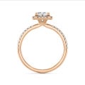1.50 Karat Halo Solitärring mit laborgezüchtetem Diamant im Radiant-Schliff aus Rotgold und runden laborgezüchteten Diamanten
