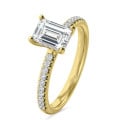 1.50 Karat Solitärring mit laborgezüchtetem Diamant im Smaragdschliff und hidden halo aus Gelbgold