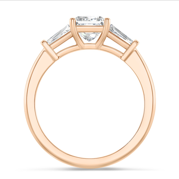 2.00 Karat Trilogie-Ring aus Rotgold mit laborgezüchtetem Prinzessdiamant und laborgezüchteten konischen Baguettes