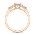 3.00 Karat Trilogie-Ring aus Rotgold mit ovalem Labordiamant und konischen labortgezuchteten Baguettes