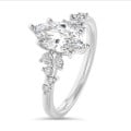 2.00 Karat Solitär-Cluster-Ring aus Weißgold mit Marquise Diamant