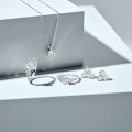 5.00 carat solitaire lab grown oval cut diamond pendant in yellow gold