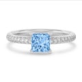 1.50 quilates anillo solitario diamante princesa azul cultivado en laboratorio en oro blanco con diamantes en los lados cultivados en laboratoria