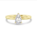 2.00 quilates anillo solitario en oro amarillo con diamante pera cultivado en laboratorio