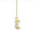 2.00 quilates colgante solitario diamante talla esmeralda cultivado en laboratorio en oro amarillo