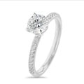 1.00 quilates anillo solitario en oro blanco con diamantes en los lados cultivados en laboratorio