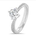 1.00 quilates anillo solitario diamante cultivado en laboratorio en oro blanco con diamantes en los lados cultivados en laboratoria