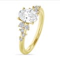 1.00 quilates anillo solitario en racimo de oro amarillo con un diamante ovalado