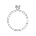 1.20 quilates anillo solitario diamante ovalado cultivado en laboratorio en oro blanco y halo oculto