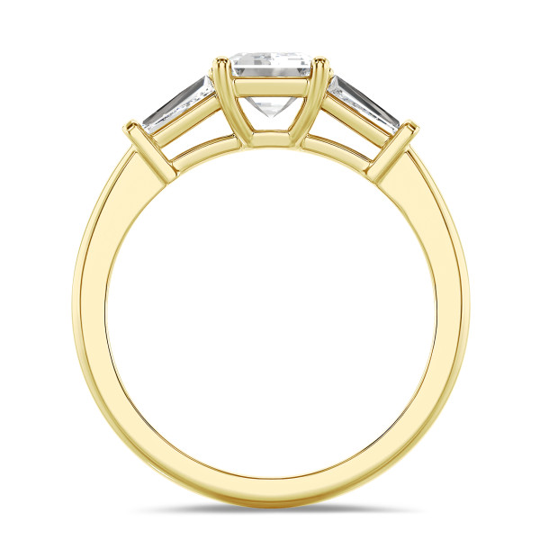 Anillos - 3.00 quilates anillo trilogía en oro amarillo con un diamante talla esmeralda cultivado en laboratorio y baguettes cónicos cultivados en laboratorio
