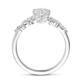Anillo solitario tipo cluster 1.50 ct en oro blanco con diamante corte pera