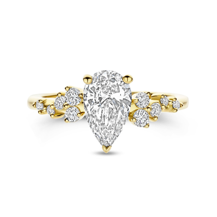 Anillo solitario tipo cluster 2.00 ct en oro amarillo con diamante corte pera