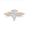 Anillo solitario tipo cluster 2.00 ct en oro rojo con diamante corte pera