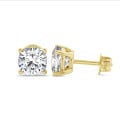 4.00 carats Boucles d'oreilles en or jaune avec diamant synthétique coussin solitaire