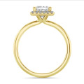 3.00 carats bague solitaire de type auréole avec un diamant de laboratoire princesse en or jaune avec diamants de laboratoire ronds