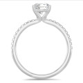1.20 carat bague solitaire en or blanc avec diamants de laboratoire sur les côtés