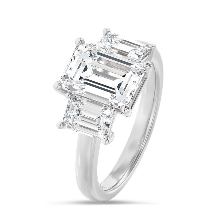 4.40 carat Bague trilogie en or blanc avec des diamants de laboratoire émeraude