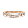 0.12 carat alliance en grappe avec des diamants synthétiques ronds en or rouge