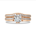 1.00 carat bague solitaire en or rouge avec diamants de laboratoire sur les côtés