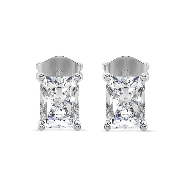 4.00 carat Boucles d'oreilles en or blanc avec diamants de taille radiant synthétiques solitaire