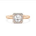 5.00 carats bague solitaire de type auréole avec un diamant synthétique taille asscher en or rouge et diamants synthétiques ronds