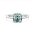 Édition spéciale – Bague solitaire 2,50 carats avec un diamant Asscher Fancy Intense-Vivid Blue-Green de synthèse en or blanc.