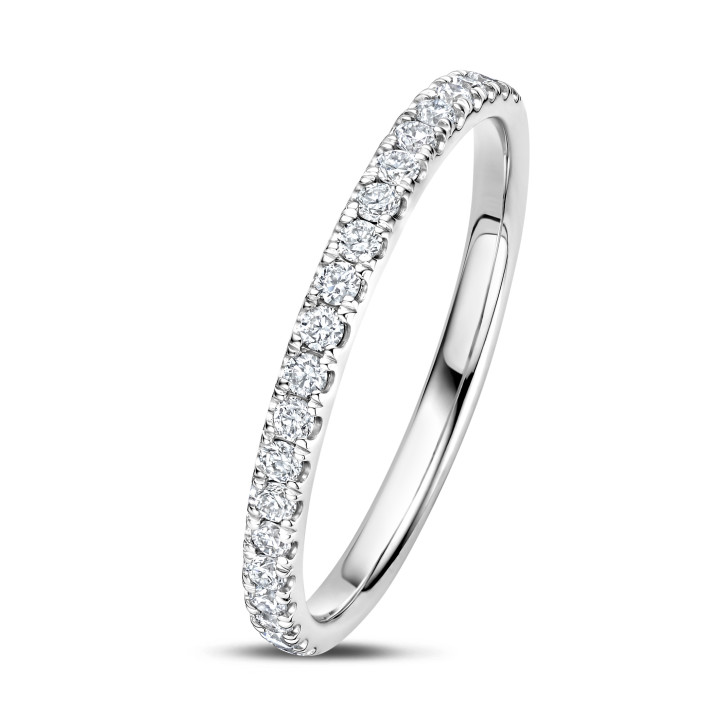 0.26 carat Bague éternité or blanc sertie à moitié - s'accorde avec toutes les bagues de la collection Fancy Shapes