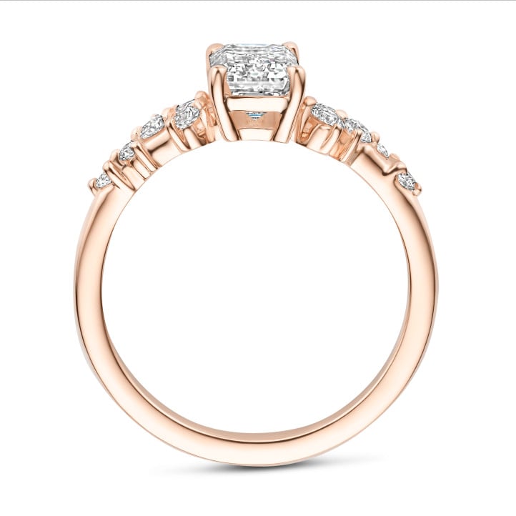 Bague solitaire à grappes de 2.00 carat en or rouge avec un diamant taille émeraude 
