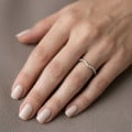 0.20 carat alliance courbe (demi-tour) en or jaune et diamants de laboratoire