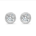Orecchini satellite in platino con diamante da 3,00 carati coltivato in laboratorio