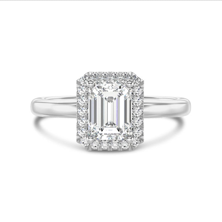 Anello solitario halo da 1,50 carati con diamante taglio smeraldo coltivato in laboratorio in oro bianco con diamanti rotondi coltivati in laboratorio