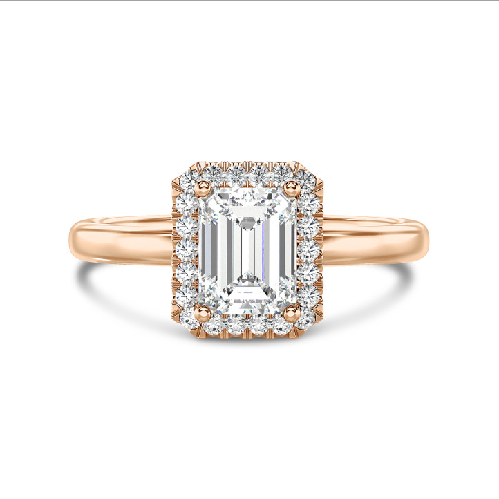 Anello solitario halo da 1,50 carati con diamante taglio smeraldo coltivato in laboratorio in oro rosso con diamanti rotondi coltivati in laboratorio