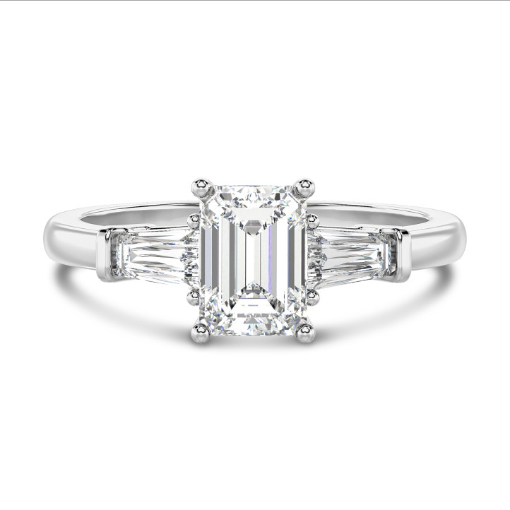 Anello trilogy da 1,00 carati in oro bianco con diamante taglio smeraldo coltivato in laboratorio e baguette affusolate coltivate in laboratorio