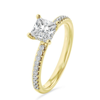 Anello solitario da 5,00 carati con diamante princess coltivato in laboratorio e aureola nascosta in oro giallo