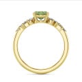 Anello solitario a grappolo da 1,00 carati in oro giallo con diamante sintetico ovale Fancy Vivid Green