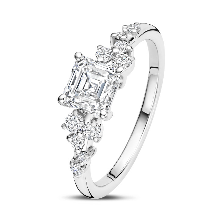Anello solitario con diamante taglio Asscher da 1.20 carati in oro bianco
