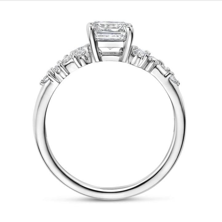 Anello solitario con diamante taglio Asscher da 2.00 carati in oro bianco