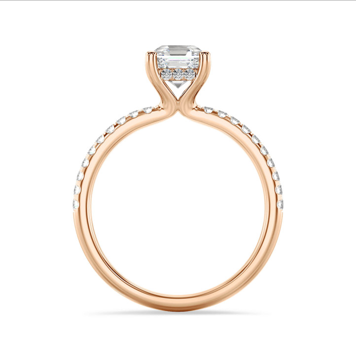 1.50カラットのソリティアリングに、人工ダイヤモンドのラウンドブリリアントカットとレッドゴールドの隠れたハロー付き