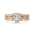 1.00캐럿 솔리테어 실험실 재배 다이아몬드 반지(레드 골드)에 실험실 재배 사이드 다이아몬드 장식