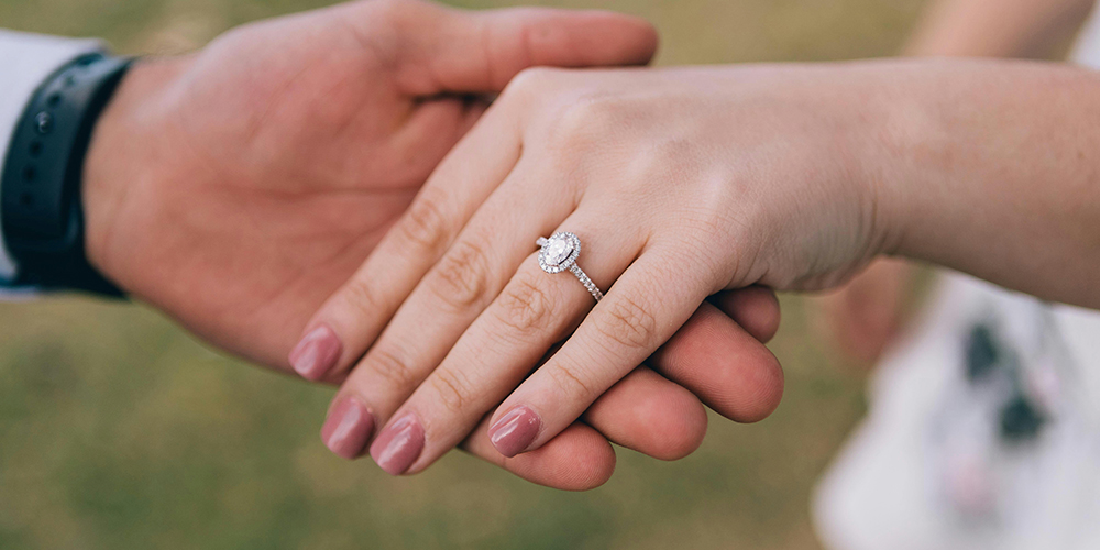 Diamond engagement ring