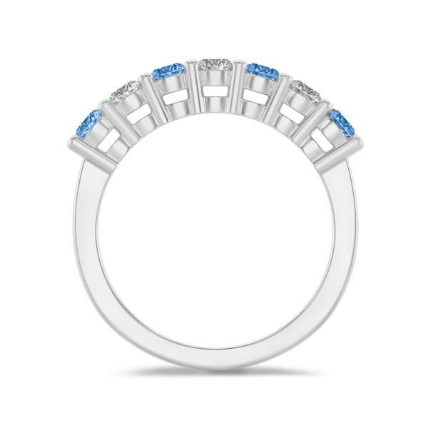 Ringen - Ring half gezet met 0.70 karaat blauwe en witte lab grown diamanten in platina