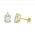 4.00 karaat solitaire oorbellen in geel goud met peervormige lab grown diamanten