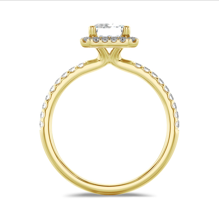 3.00 karaat halo solitaire ring met een lab grown emerald cut diamant in geel goud met ronde lab grown diamanten