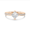 3.00 karaat solitaire ring in rood goud met lab grown princess diamant en lab grown zijdiamanten