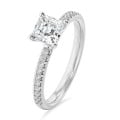 1.20 karaat solitaire ring met een lab grown asscher cut diamant in wit goud en lab grown zijdiamanten