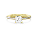 1.00 karaat solitaire ring met een lab grown asscher cut diamant en hidden halo in geel goud